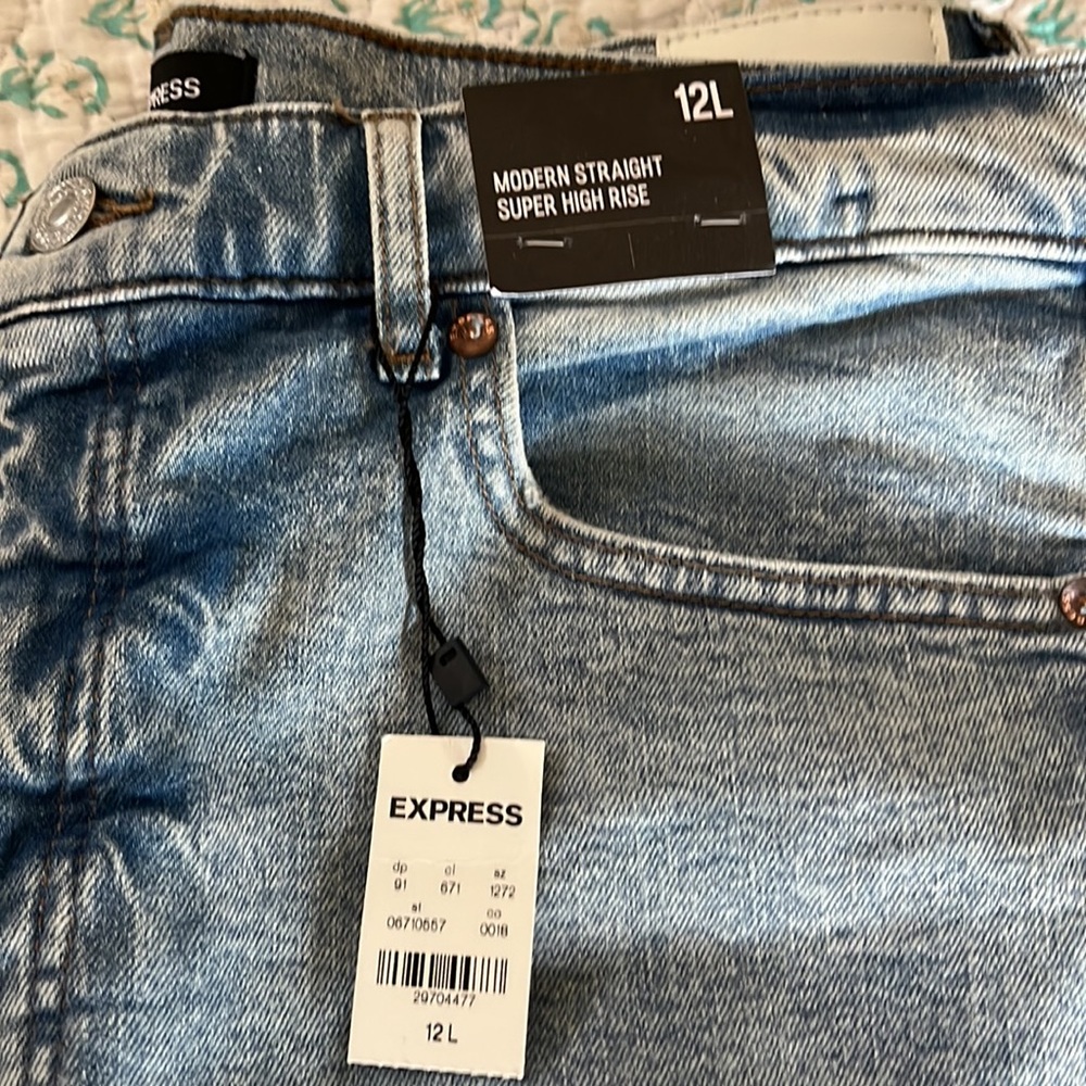 NWT Express Modern Straight Super High Rise super jeans 12L